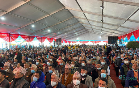 महाधिवेशनमा सहभागी नेता कार्यकर्ताहरू। तस्बिरः खिलानाथ ढकाल/सेतोपाटी